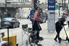 Streat Entertainer