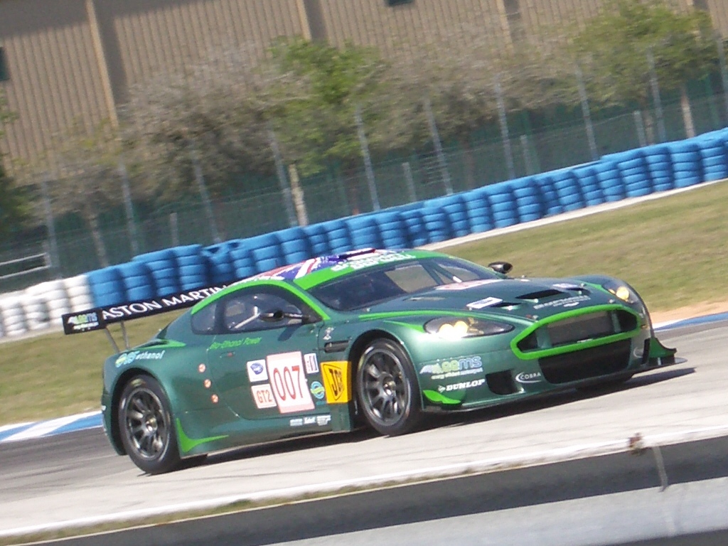 AstonMartin007-lg